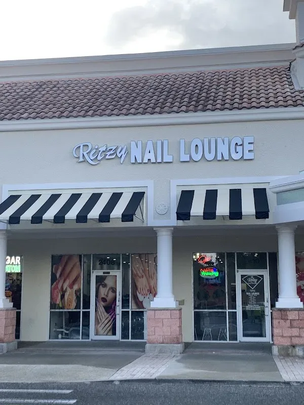 RITZY NAIL LOUNGE — Nail salon in Davenport